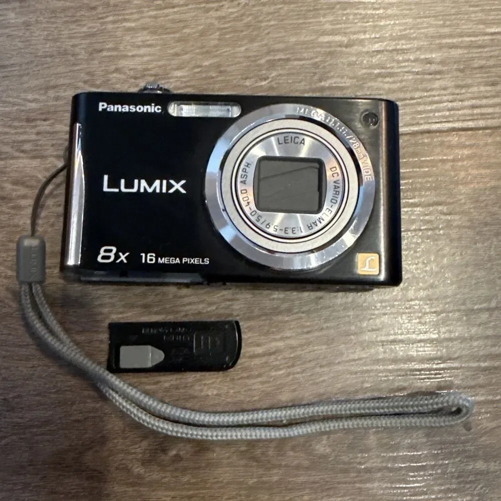 Panasonic LUMIX DMC-FH27 16MP Digital Camera Tested Battery